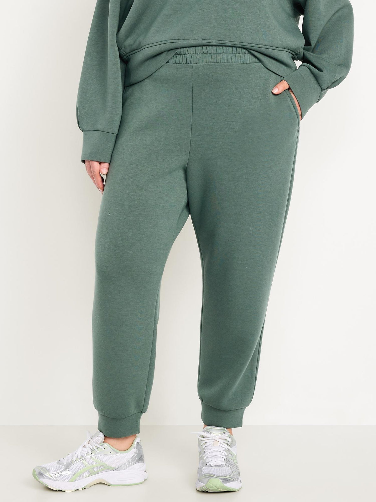 High-Waisted Bounce Fleece Jogger Sweatpants