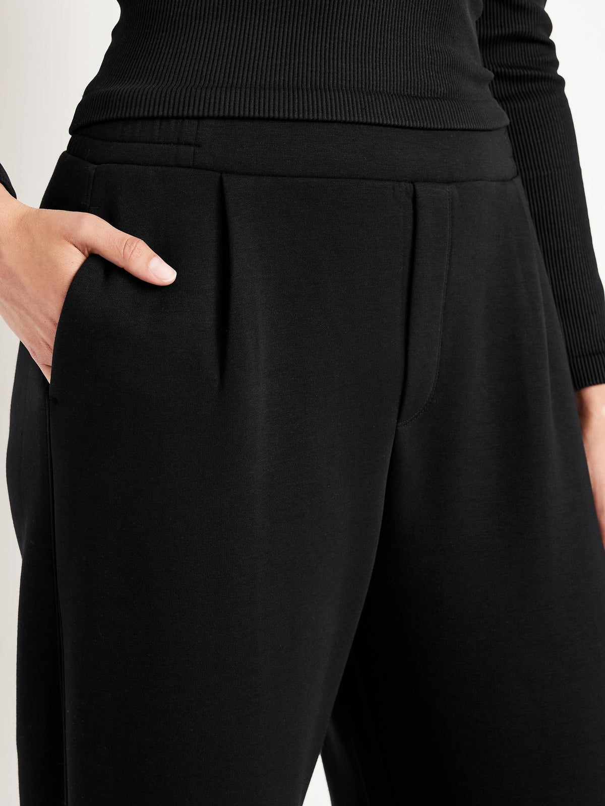 High-Waisted Bounce Fleece Barrel Sweatpants