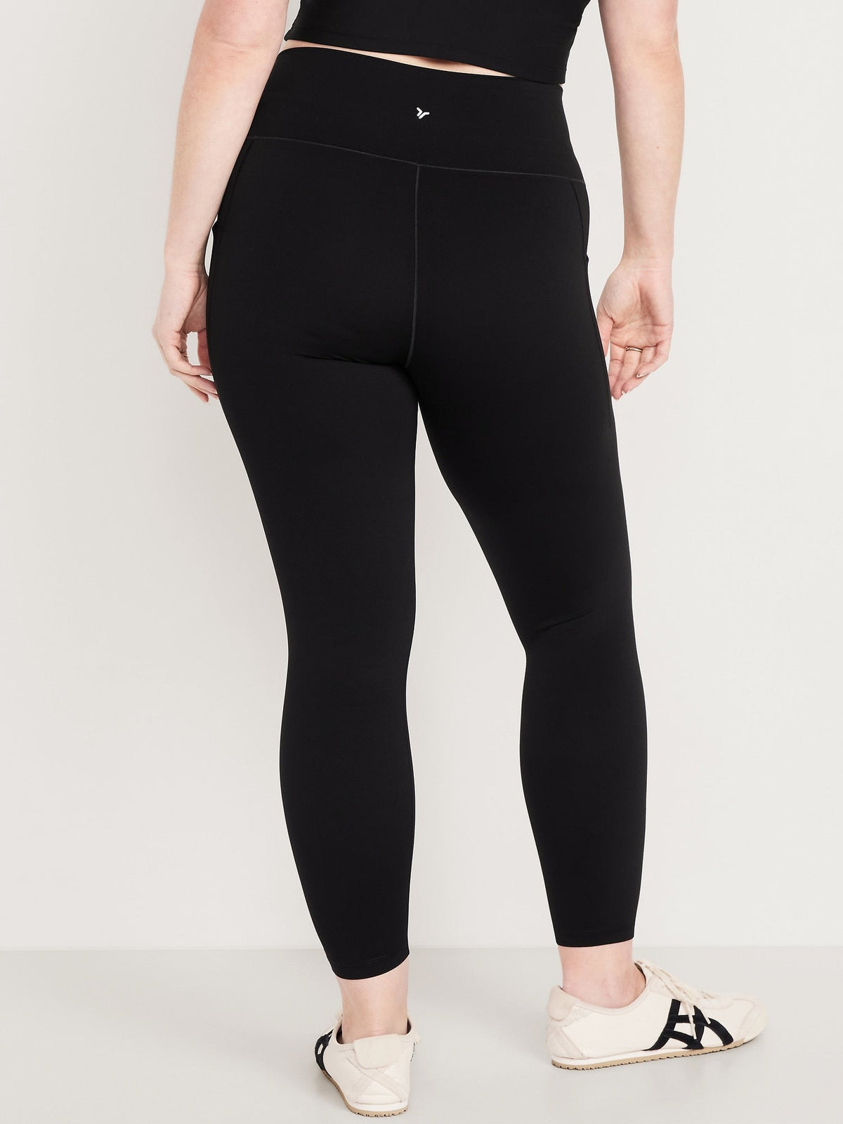 High-Waisted StudioSmooth 7/8 Pocket Leggings
